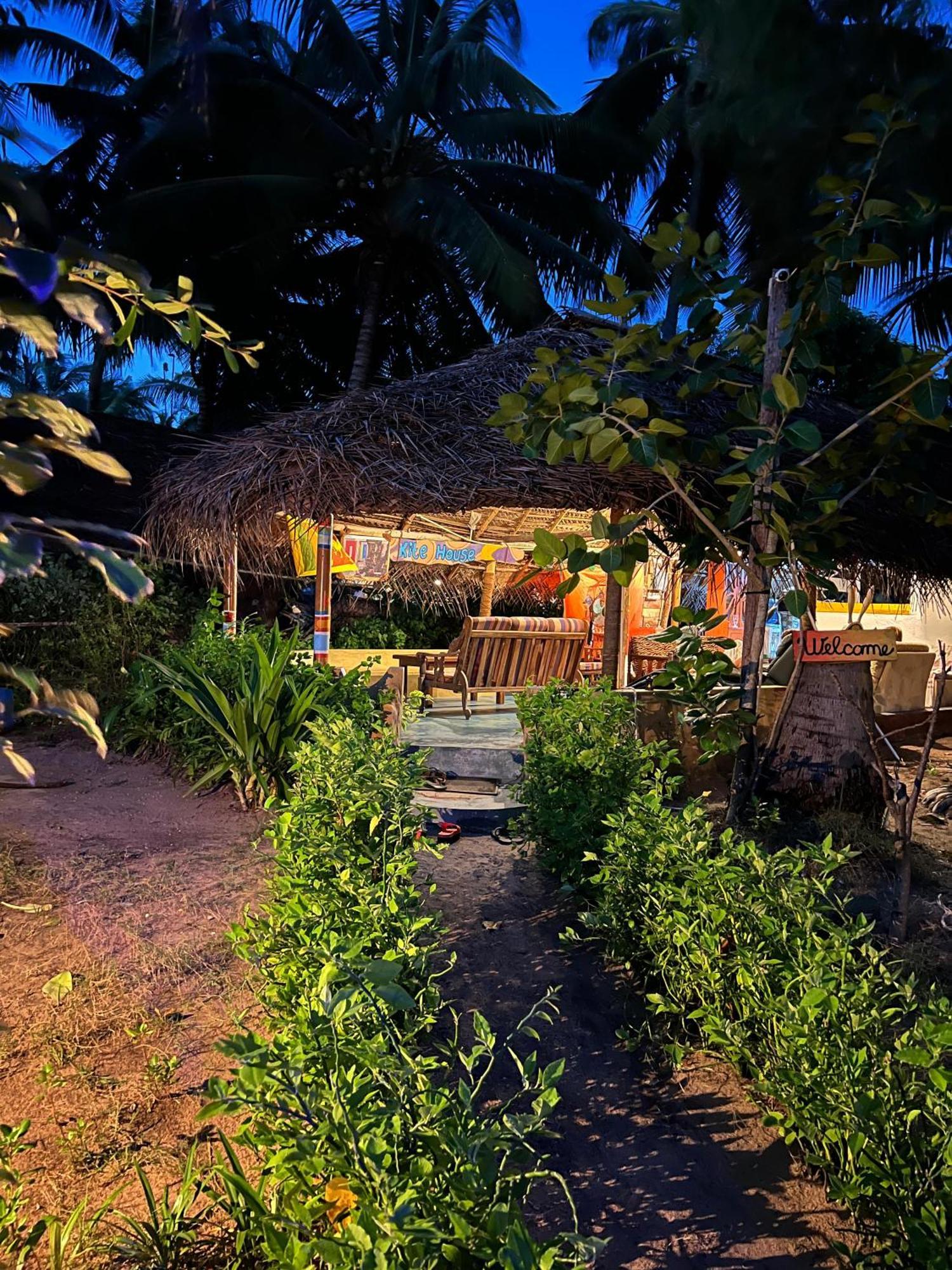 Kite House Cafe Bed and Breakfast Kalpitiya Exterior foto